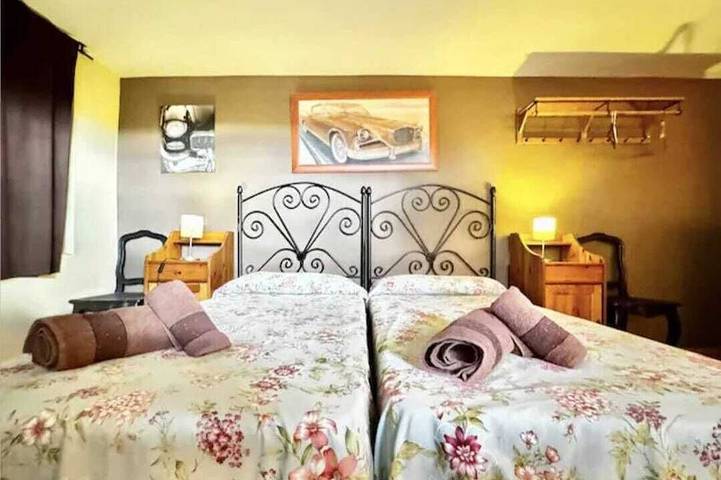 Abantos-the house in Galapagar. Apartment with direct access to the pool and lawn in Galapagar, Área Metropolitana de Madrid