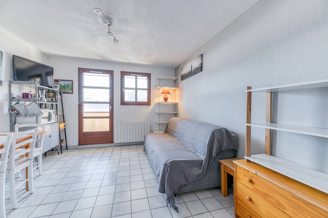 Entire studio, Apartment 'Granges 9 - Vue' with Mountain View and Balcony in Villard-Reculas, Écrins National Park