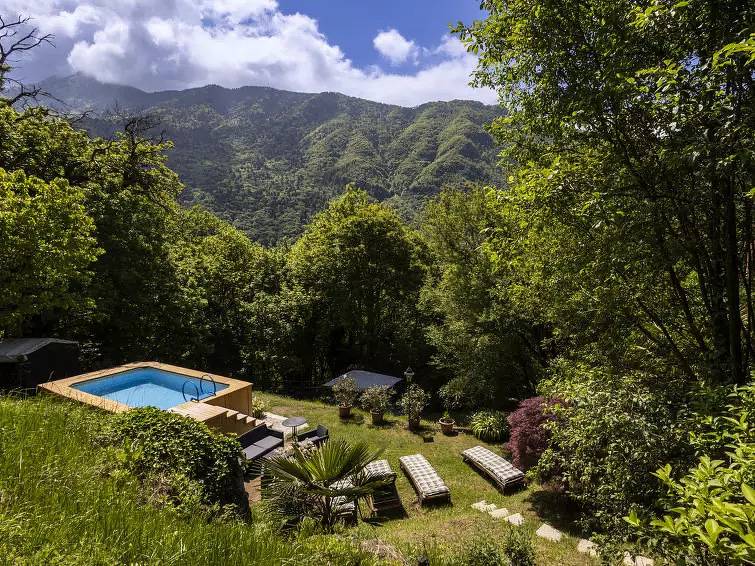 Casa 16 Persone in Comune di Pisogne, Alpi dell'Adamello e della Presanella