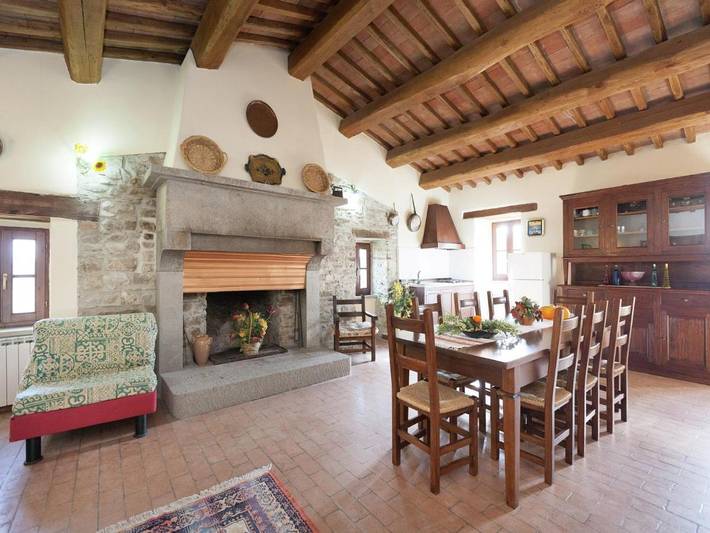 Casa vacanza per 4 persone, con Terrazza e Giardino nonché Piscina nelle Marche