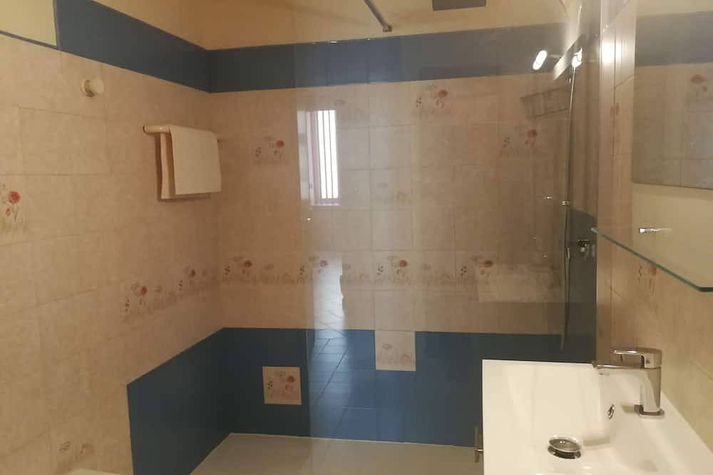 Huis 75m2 + grote garage, voorzien van airconditioning, comfortabel, gelegen in het centrum van Cahors. in Cahors, Lot