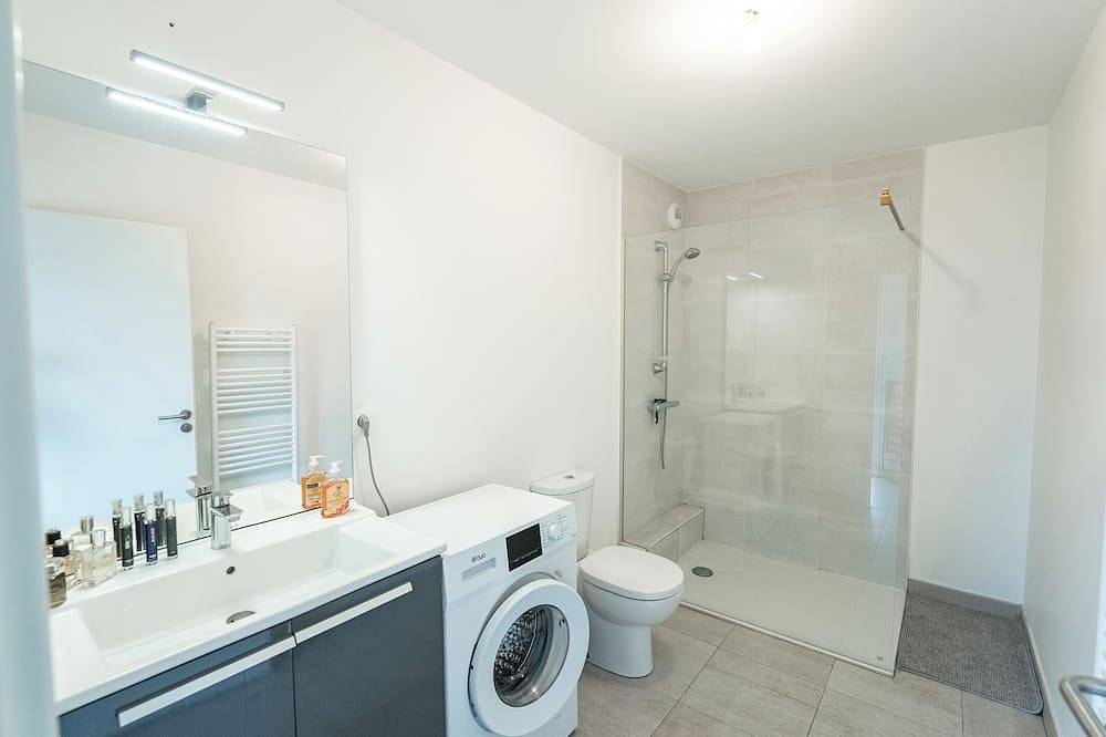 Entire apartment, Peaceful stay near Pessac forest in Pessac, Bordeaux region