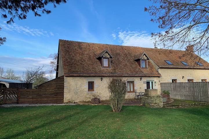 Gîte pour 6 personnes, avec jardin, animaux acceptés dans Champfleur