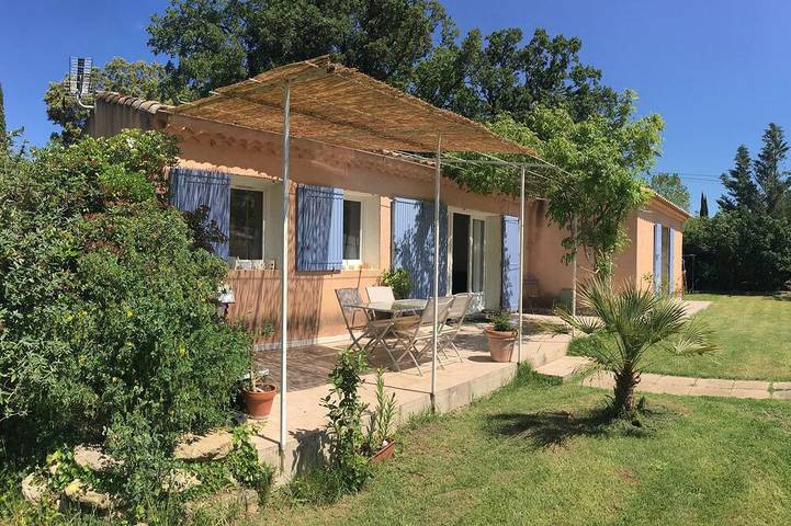 Maison de vacances pour 2 personnes, avec Terrasse et Jardin à Rognes