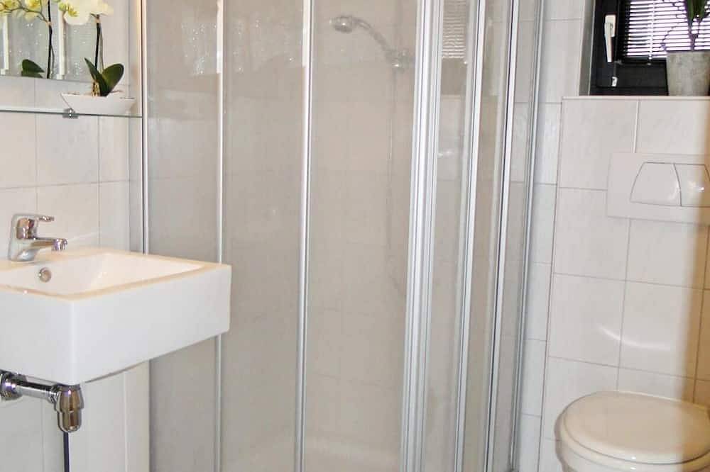 Das kuscheliges Ferienhaus \"Föh´s lüttes Huss\" mit Kamin und Schleiblick in Kappeln, nur 50 Meter vom Hafen entfernt, ist ideal geeignet für Ihren Erholungs- oder Aktivurlaub zu zweit in Kappeln, Kappeln & Umgebung