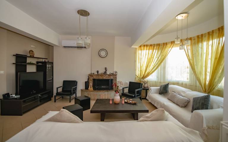 Apartamento inteiro, Apartamento 'Olive Treasure' com Terraço Privado, Wi-Fi e Ar Condicionado in Kolympia, Rhodes