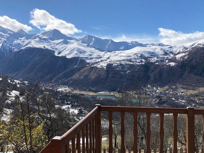 Chalet pour 8 personnes, avec vue sur le lac ainsi que jardin et terrasse dans les Hautes-Pyrénées