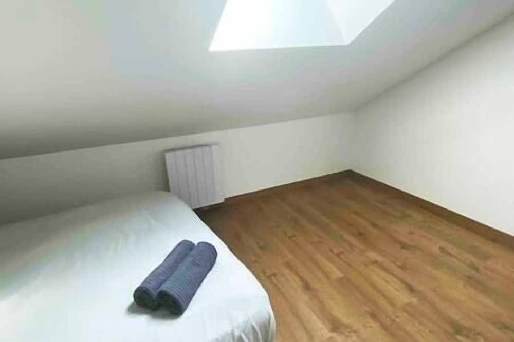 Entire apartment, Hypercentre Superbe Appartement T4 Avec Parking in Orléans, Loire Valley