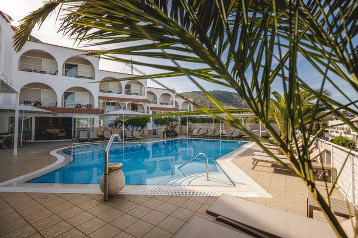 Ferienhaus für 2 Personen, mit Balkon und Terrasse sowie Whirlpool und Garten in Tolo - 2