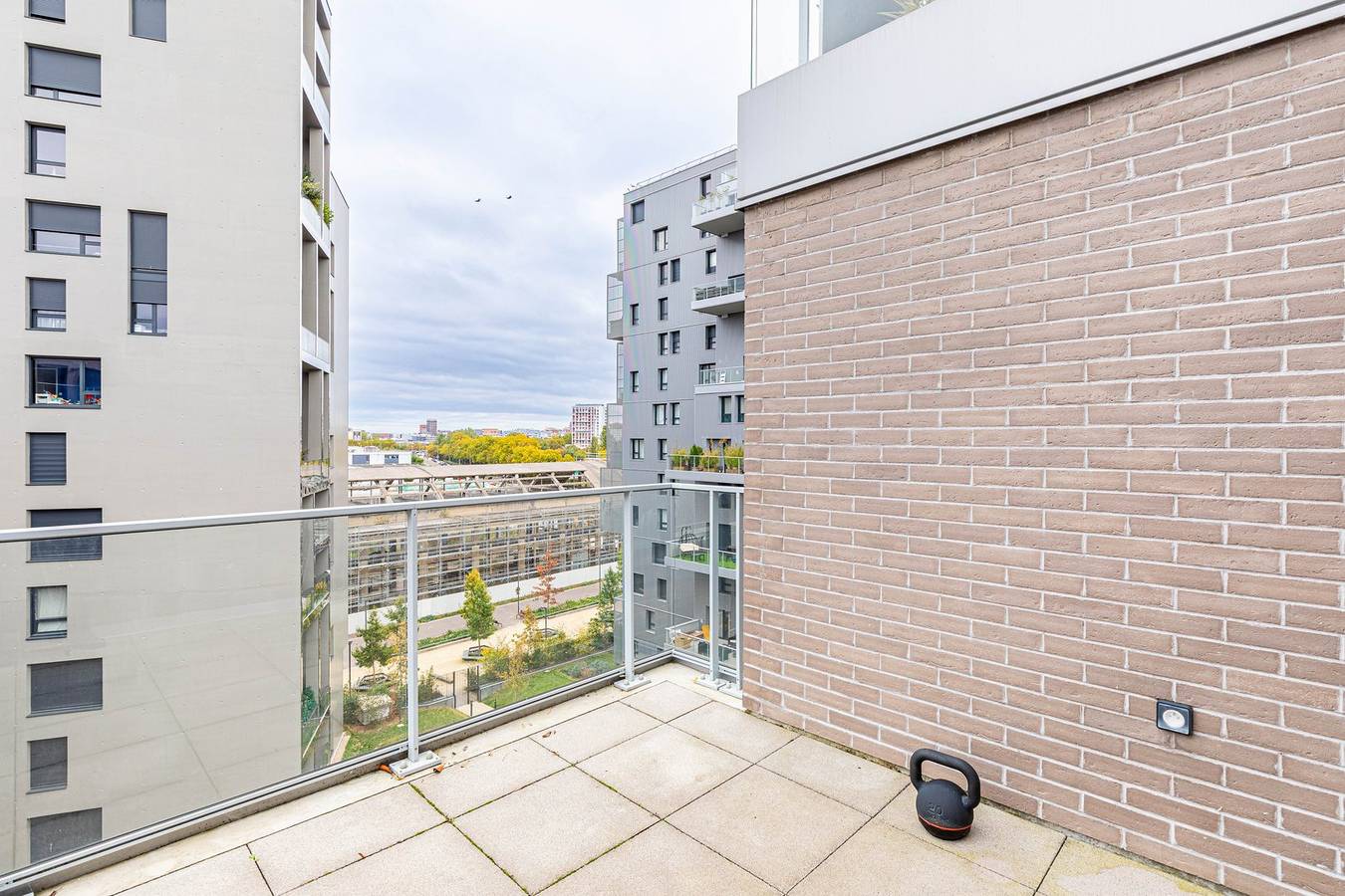 Apartamento entero, Guestready - Charming Retreat with a terrace in Asnières-sur-Seine, Altos del Sena