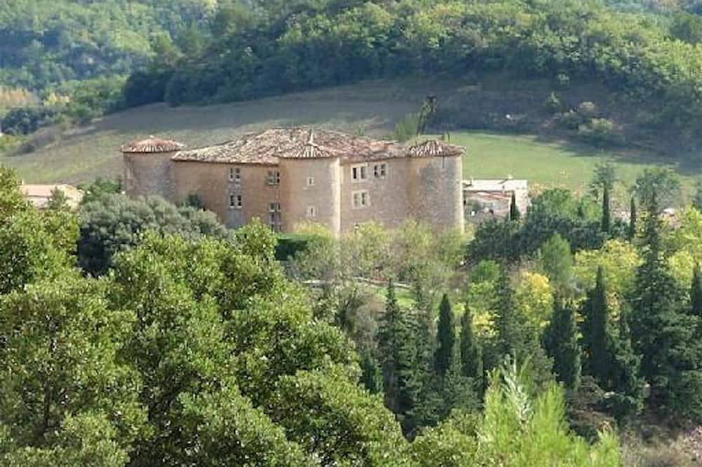 Large character house with private pool, View of the hills in Rustrel, Parc naturel régional du Luberon
