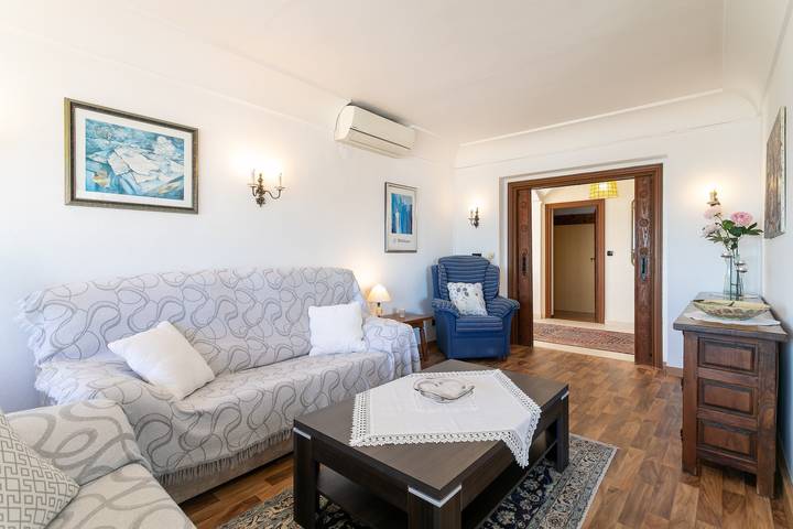 Entire apartment, Casa Blanca 2 Apartment with Sea Views, Barbecue, Air Conditioning and Wi-Fi in Benidorm, Costa Blanca