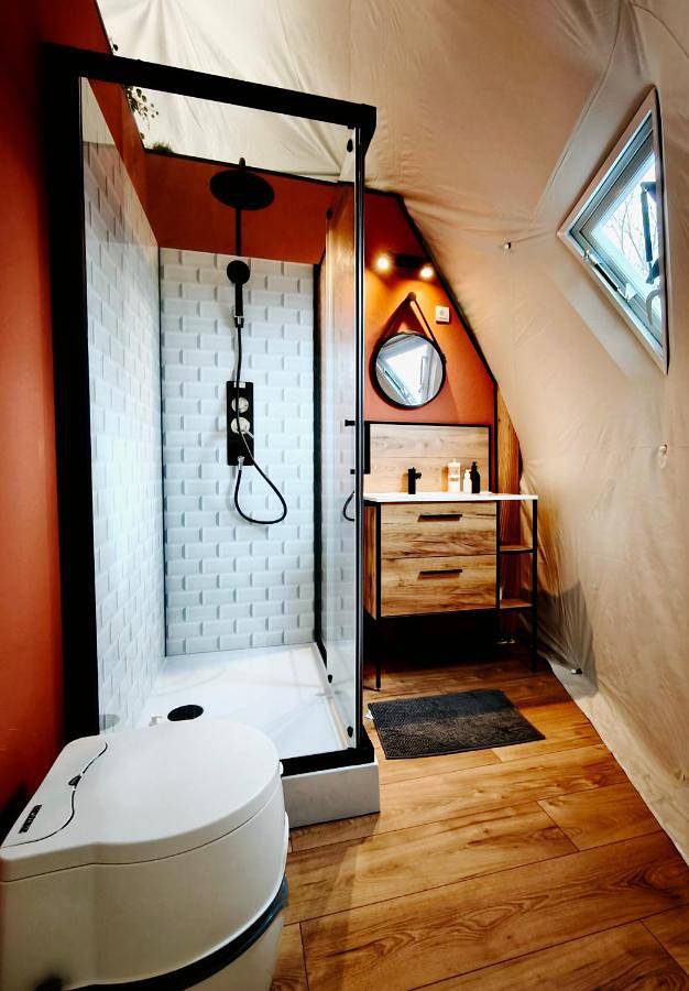 Tente pour 2 personnes, avec jardin ainsi que terrasse et vue dans Hauts-de-France - 2