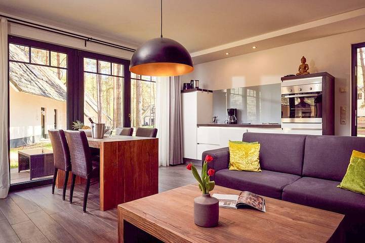 Ferienwohnung für 4 Personen, mit Pool und Terrasse sowie Garten und Sauna, mit Haustier