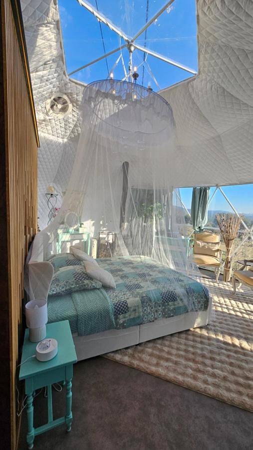 Tent in Puget-Ville, Côte méditerranéenne (France)