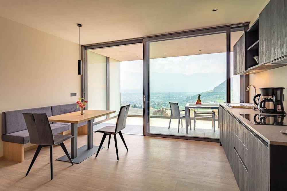 Ganze Wohnung, Moderne Ferienwohnungen in Algund, Panoramablick und Pool am Algunder Waalweg in Oberplars, Algund