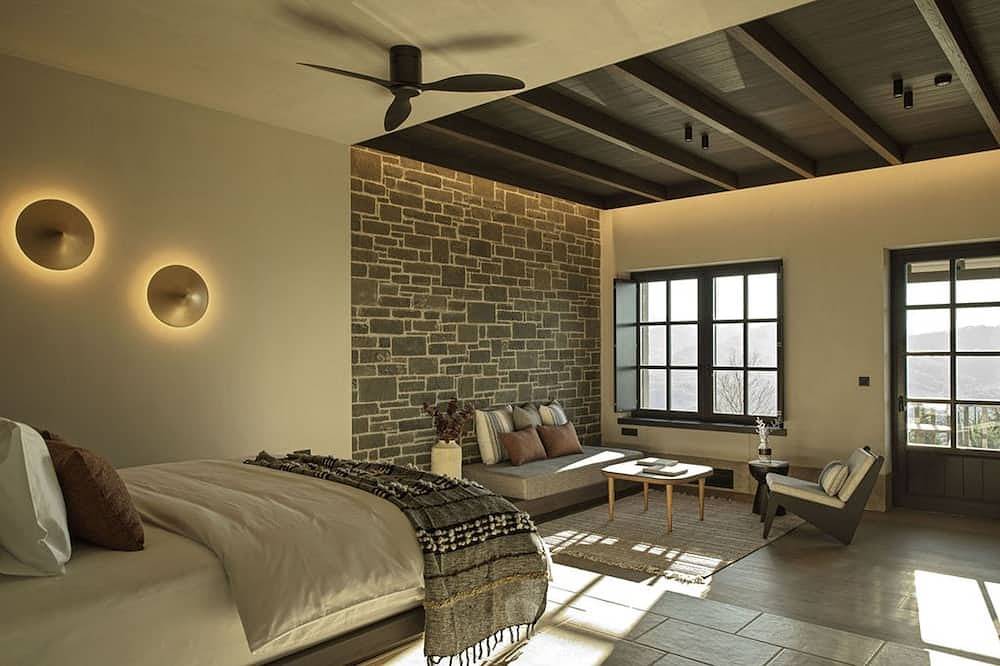 The Signature suite with indoor Jacuzzi by Oreno in Tsepelovo, Région d'Ioannina