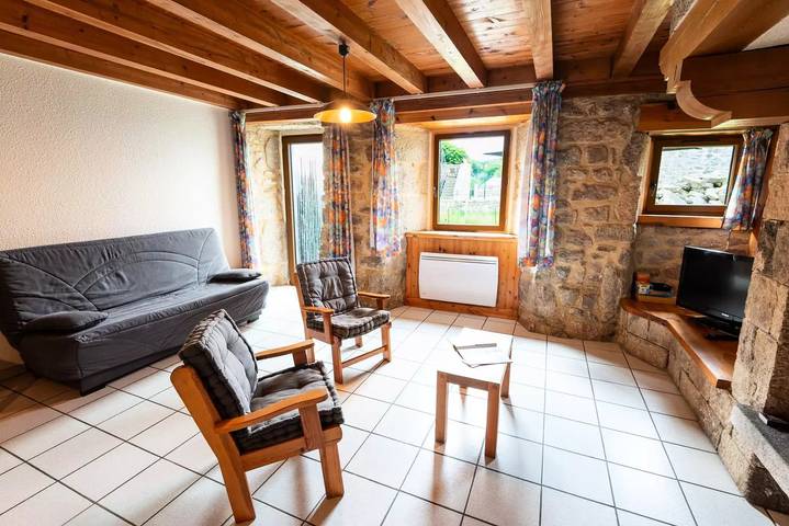 Gîte pour 6 personnes, avec piscine et terrasse dans La Fage-Saint-Julien - 4