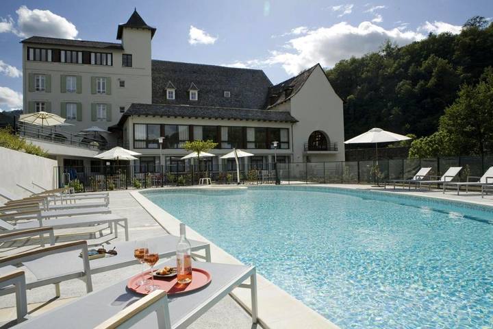Hôtel pour 2 personnes, avec Terrasse et Jacuzzi ainsi que Jardin et Piscine