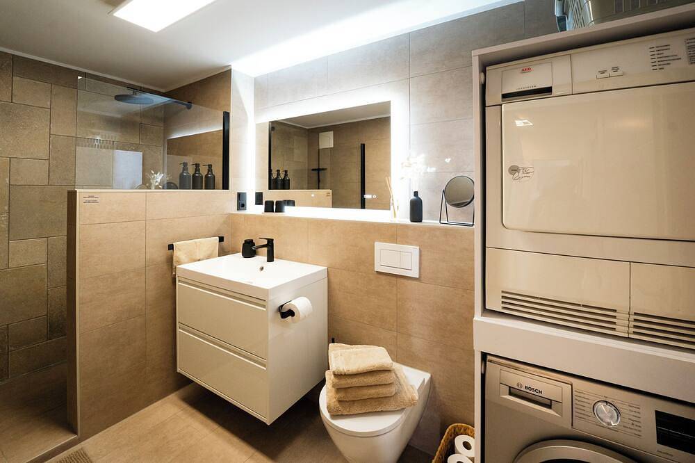 Ganze Wohnung, Ferienwohnung Raika / Komfort-Apartment Moers City / inkl. Tiefgaragenstellplatz in Moers, Niederrhein