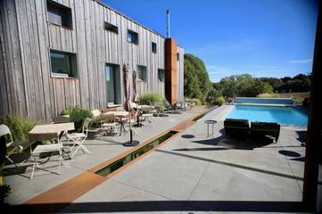 Maison d’hôte pour 3 personnes, avec piscine ainsi que jardin et vue à Havelange