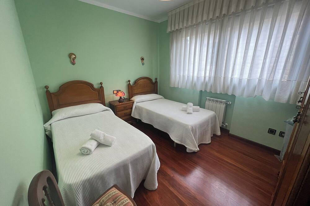 House in Llanes ideal for vacations or family getaways or with friends. in Llanes, Costa Verde (Spain)