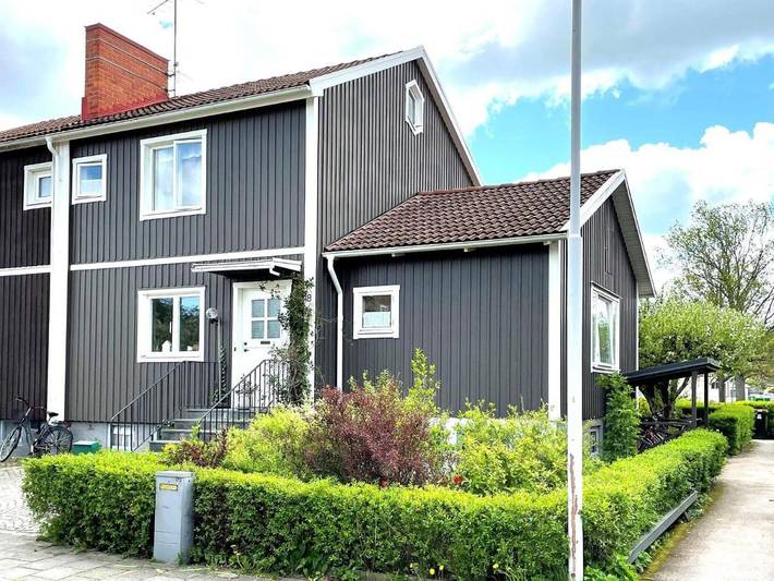 Ferienhaus für 4 Personen, mit Balkon und Terrasse sowie Garten in Linköping