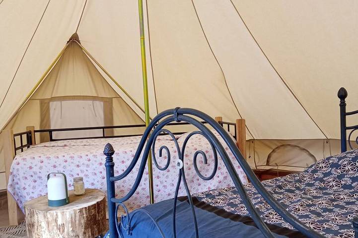 Liebevoll eingerichtetes Sibleybell-Zelt, Luxus-Camping-Erlebnis. in Parsac, Parsac (Commune)