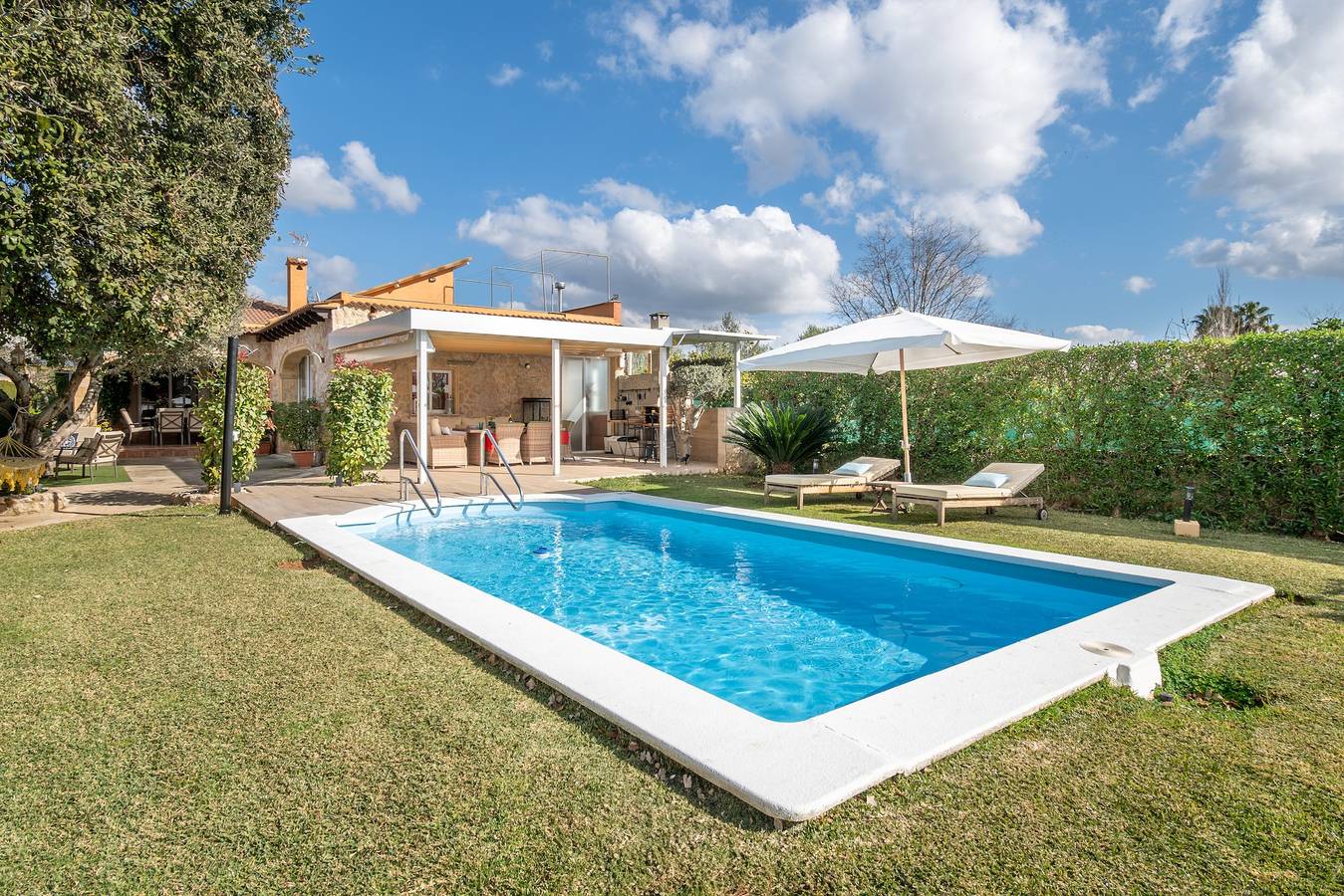 Ferienwohnung 'Alegre' mit Bergblick, Wi-Fi und Klimaanlage in Lloseta, Mallorca Inselmitte