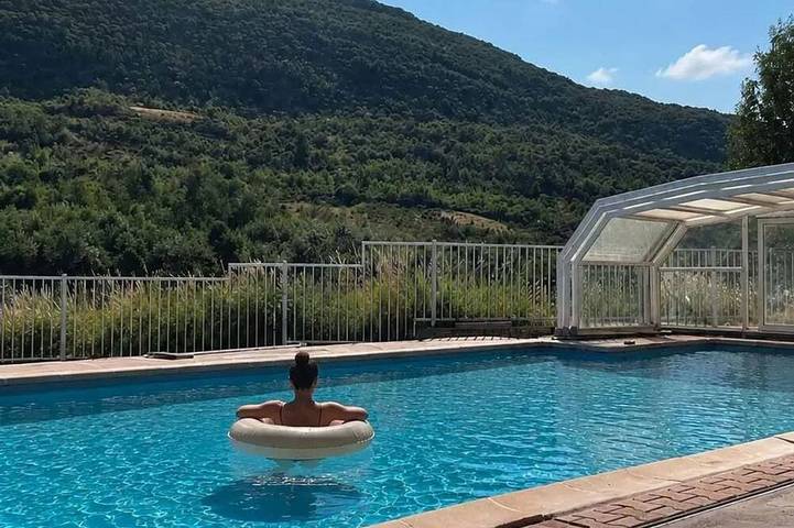 Maison de vacances pour 6 personnes, avec jardin ainsi que terrasse et piscine