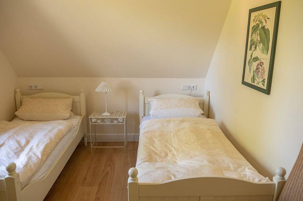 Erleben Sie die Ursprünglichkeit Usedoms mit Pool und Riesigem Garten in Rankwitz, Usedom