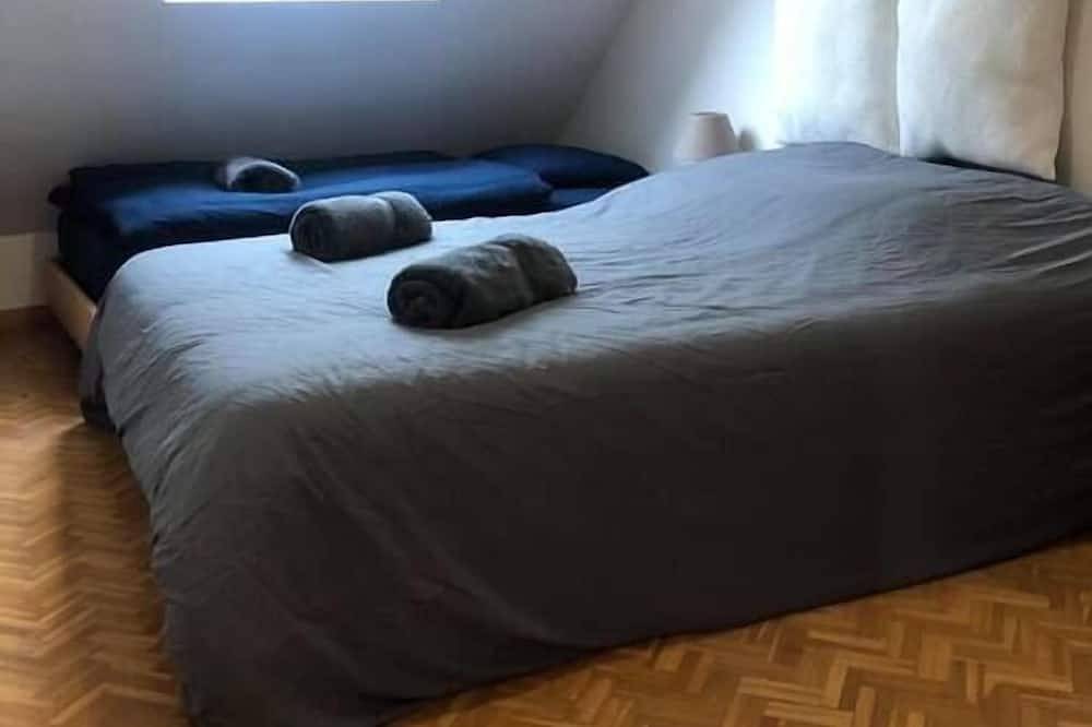 Entire apartment, Anselme, Duplex Avec Cour Commune ²proche mer in Ver-sur-Mer, Côte de Nacre