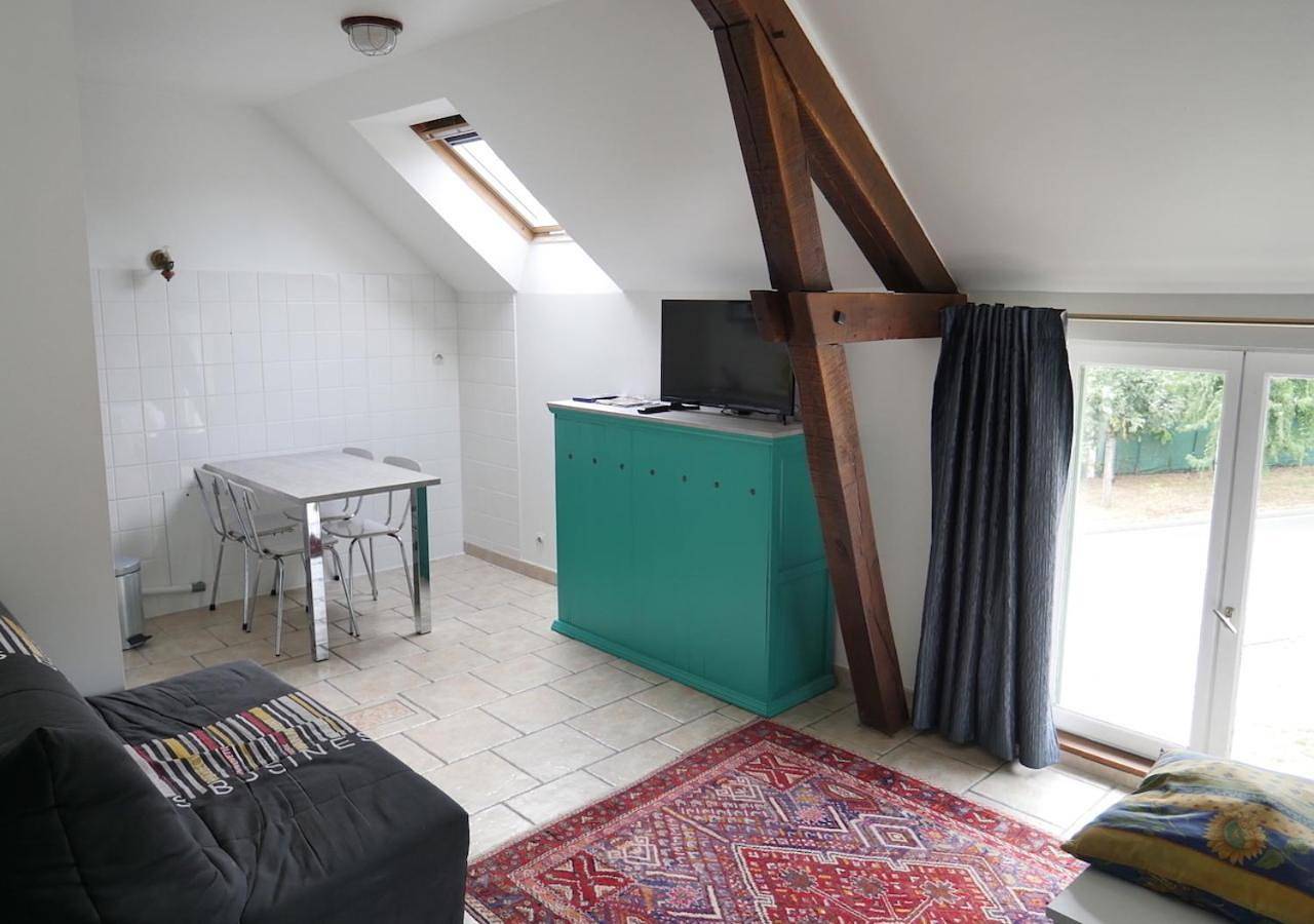 Appartement entier, Two-Bedroom Apartment in Germigny-des-Prés, Vallée de la Loire
