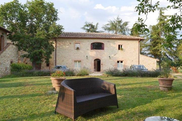 Agriturismo per 2 persone, con piscina e giardino nonché panorama in Colle di Val d'Elsa