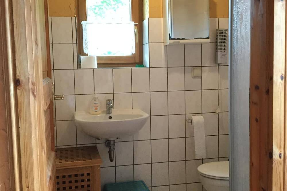 Ganze Wohnung, Alte Schule Groß Varchow, Wohnung 2 in Möllenhagen, Müritz