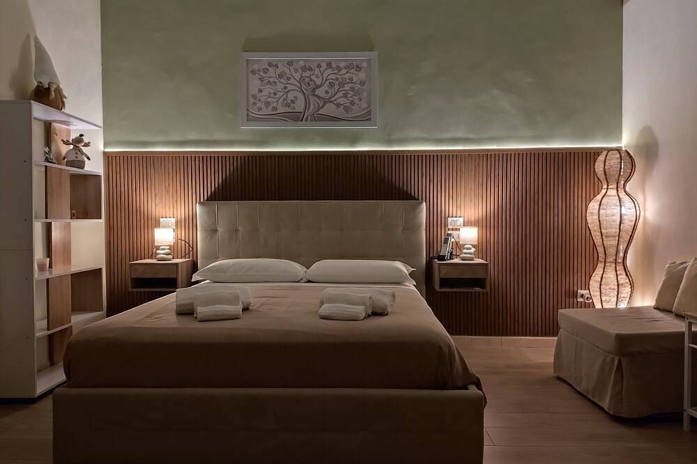 B&B Chapeau: Quadruple Room with Balcony in Caserta, Provincia de Caserta