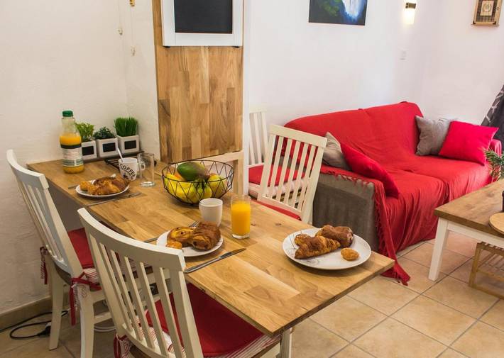 Location de vacances pour 5 personnes, avec jardin ainsi que vue et piscine, animaux acceptés à Barbaste - 2