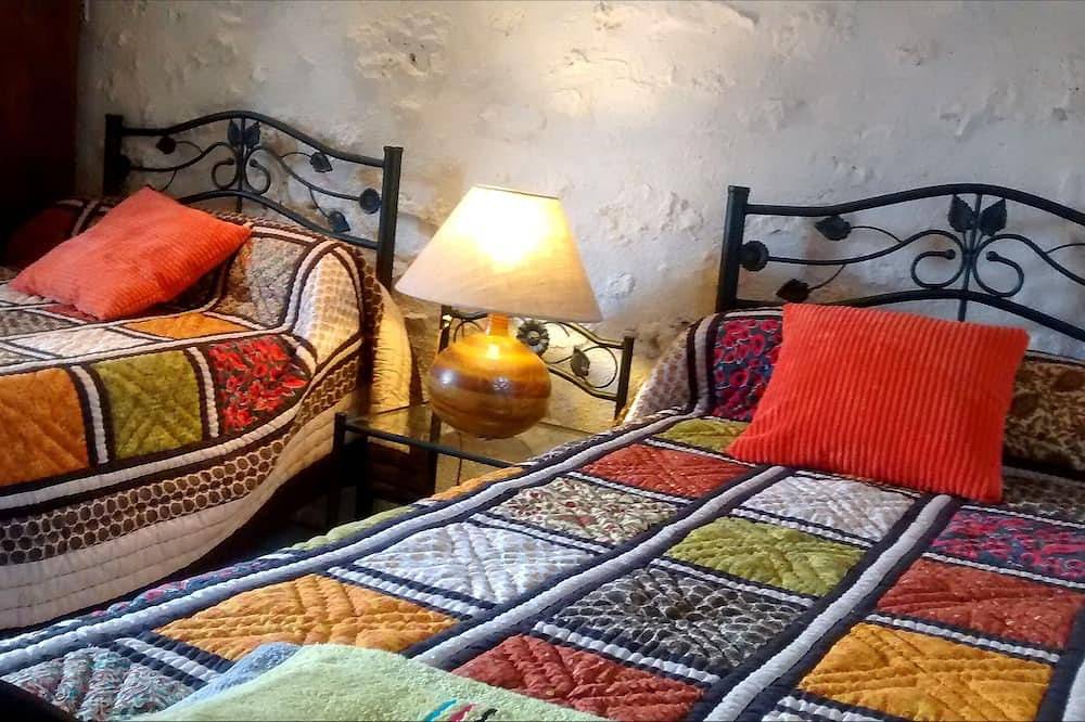 In the heart of the Lot et Garonne, character gîte for 4 people, absolute peace and quiet. in Dolmayrac, Villeneuve-sur-Lot und Umgebung