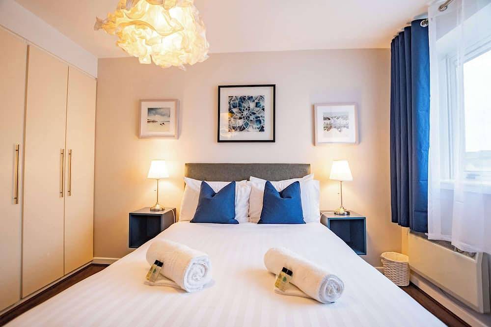 Entire apartment, Wild Atlantic Way City-Centre Base with Parking. in Eyre Square, Galway