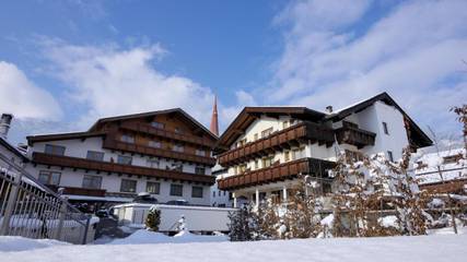 Hotel für 4 Personen, mit Garten und Sauna sowie Ausblick in Fügen