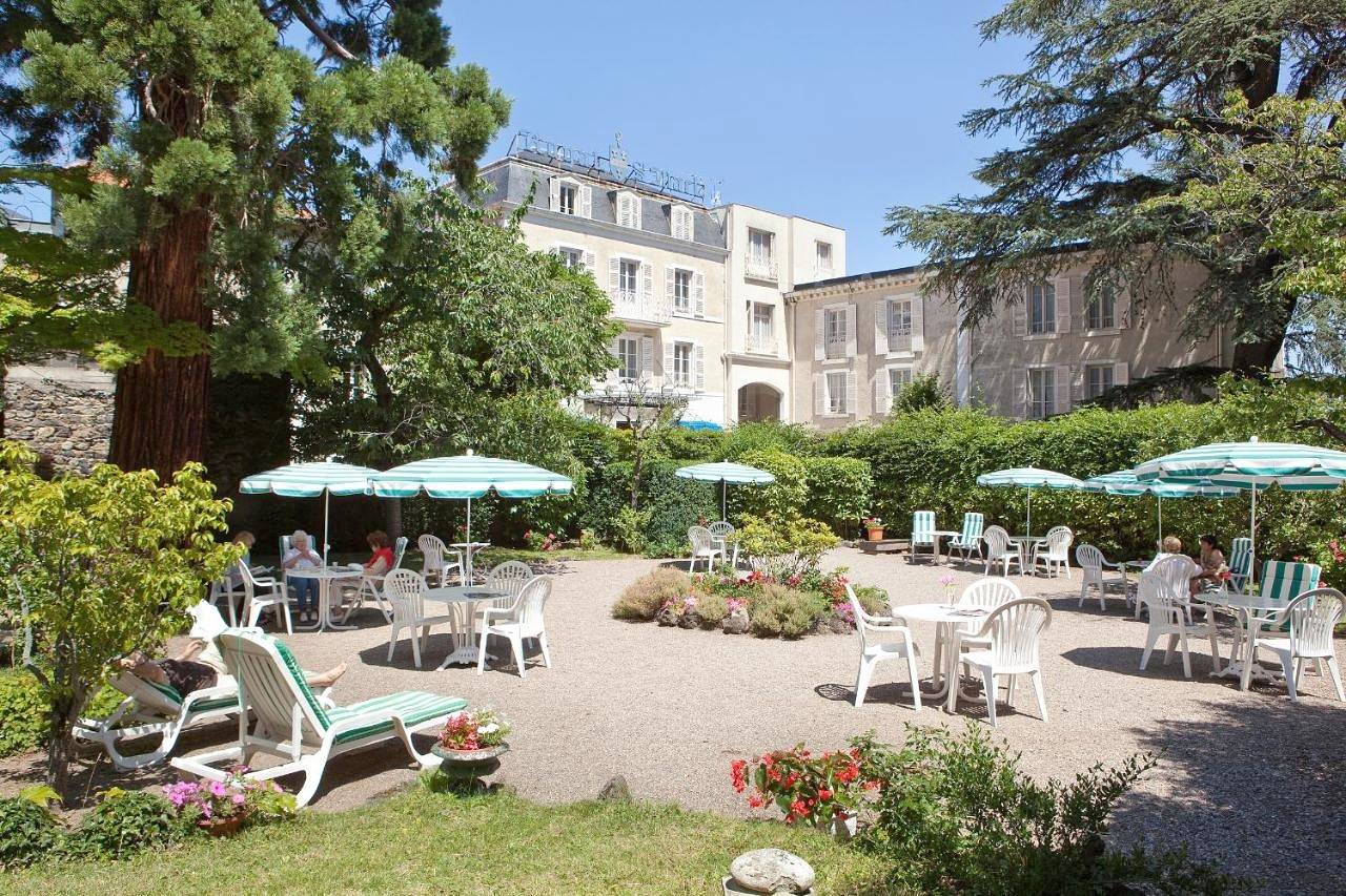 Logis Hotel Royal Saint-Mart in Chamalières, Parc naturel régional des Volcans d'Auvergne