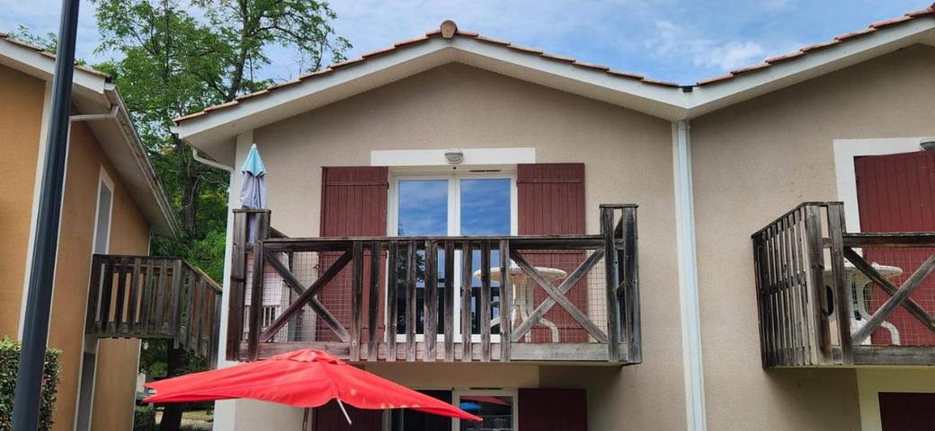 Appartement de vacances pour 6 personnes, avec jardin et piscine