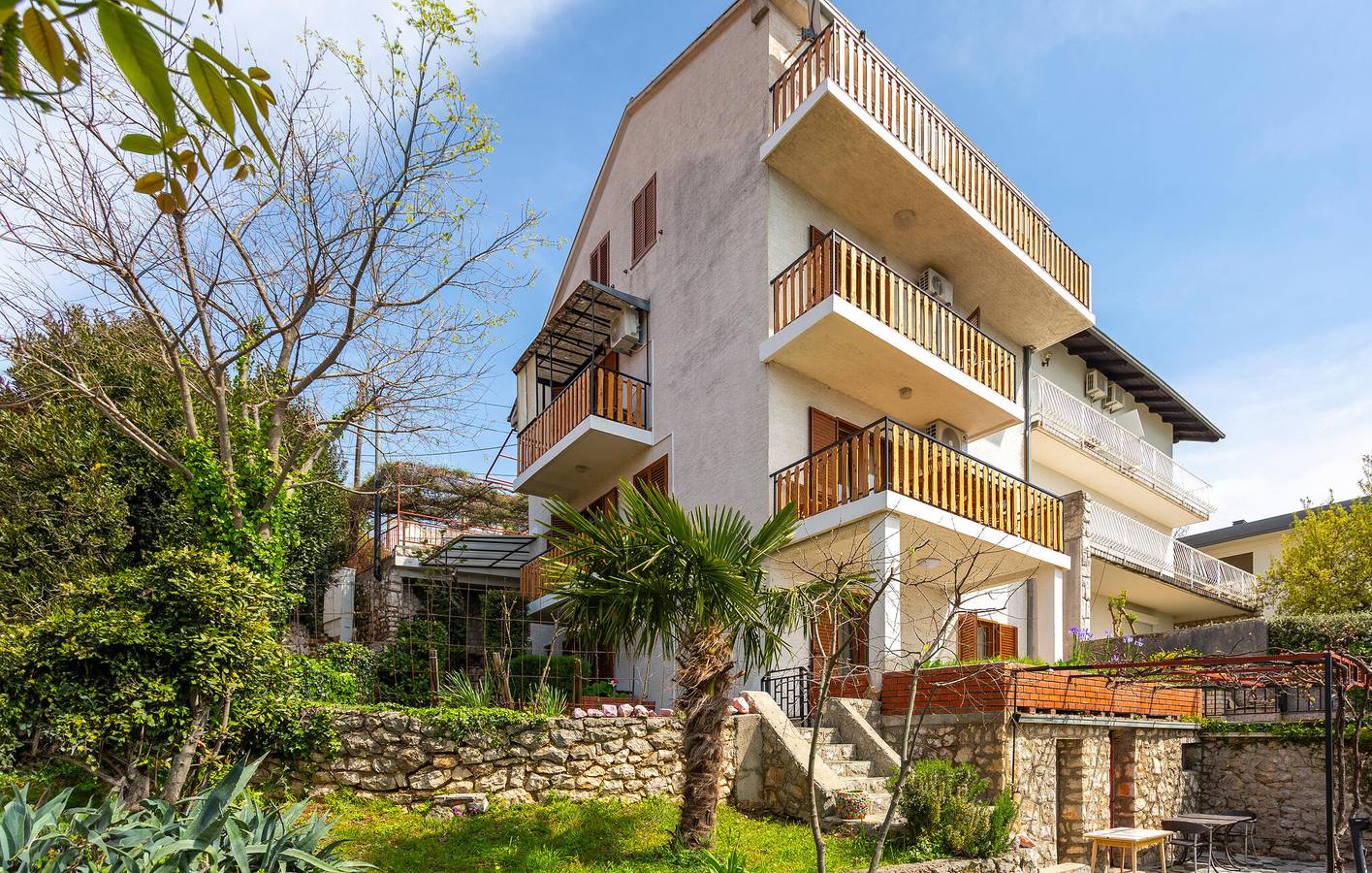 Ganze Ferienwohnung, Gemütliches Apartment mit Meerblick, Terrasse, WLAN und Parkplatz in Strandnähe in Dramalj, Primorje-Gorski Kotar