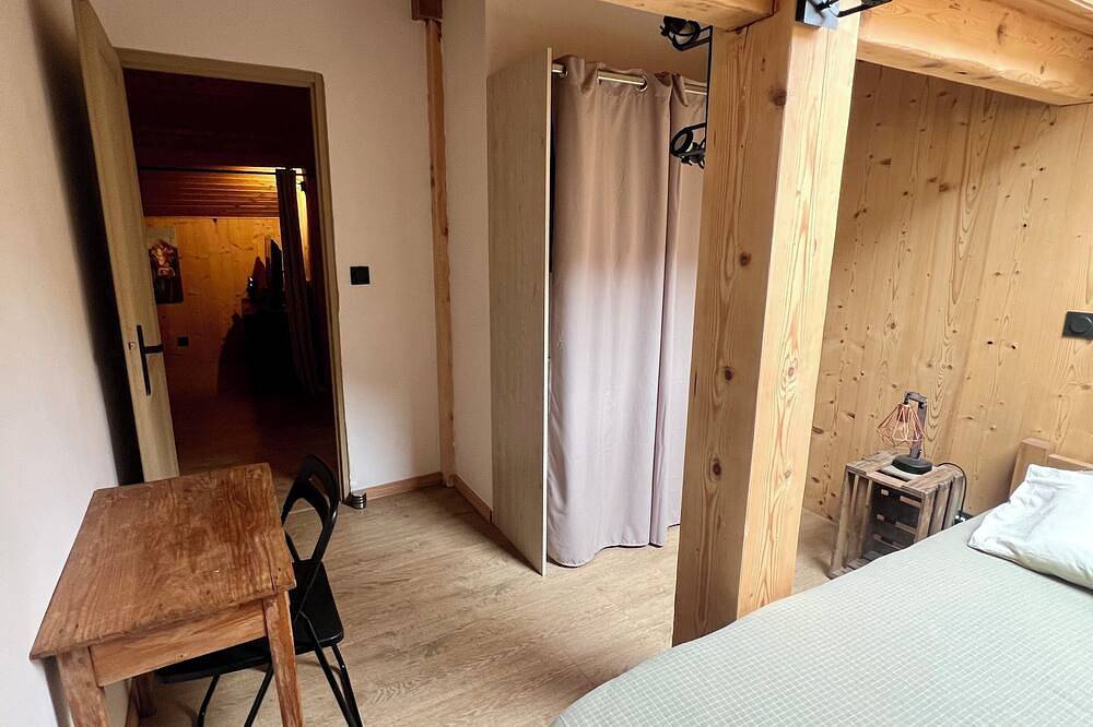 Quiet house South-facing Garden-Pool in Sallanches, Pays du Mont-Blanc