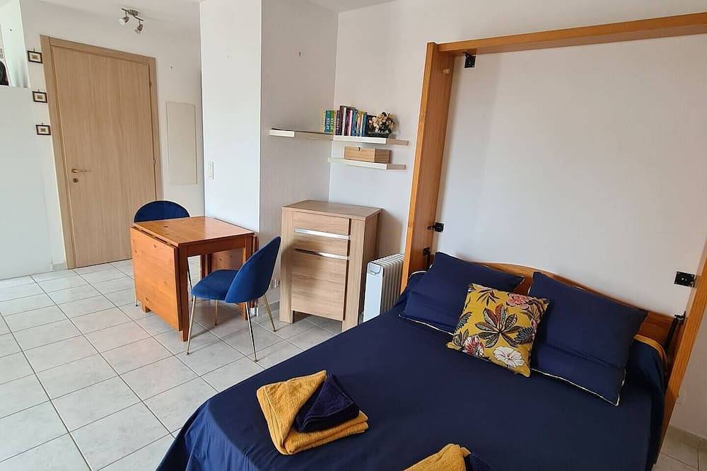 Entire apartment, Studio in Moriani town center, beach, sea and shops nearby in Moriani-Plage, Corte region