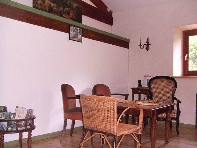 Chambre d’hôte pour 2 personnes, avec jardin dans Parc Naturel Régional Livradois-Forez - 4