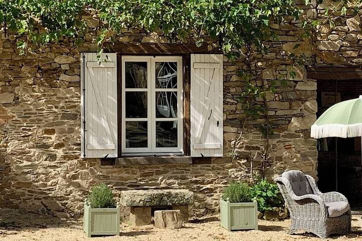 Gîte pour 5 personnes, avec Terrasse ainsi que Jardin et Piscine dans Glanges