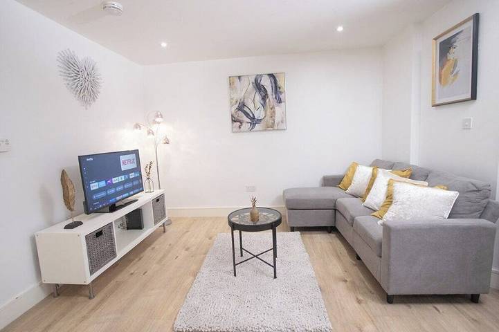 Apartment for 4 people, with terrace in Luton