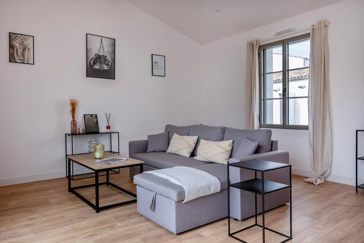 Location de vacances pour 8 personnes, avec jardin et jacuzzi à Lagord - 4