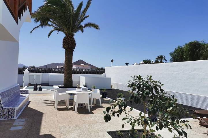 Ferienwohnung für 4 Personen, mit Pool und Balkon - 1